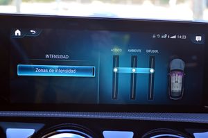 Mercedes CLA 200 d Shooting Brake 8G-DCT 150cv - Foto 40