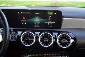 Mercedes CLA 200 d Shooting Brake 8G-DCT 150cv - Foto 15