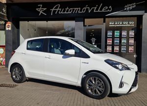 Toyota Yaris 1.5 100H ACTIVE (100CV.) MUY EQUIPADO Y MUY POCOS KM.  - Foto 9
