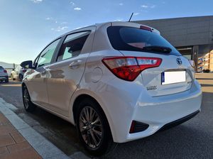 Toyota Yaris 1.5 100H ACTIVE (100CV.) MUY EQUIPADO Y MUY POCOS KM.  - Foto 6