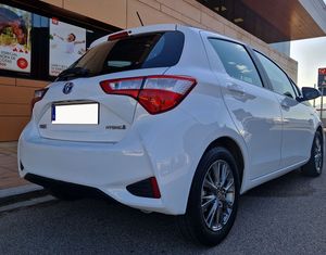 Toyota Yaris 1.5 100H ACTIVE (100CV.) MUY EQUIPADO Y MUY POCOS KM.  - Foto 5