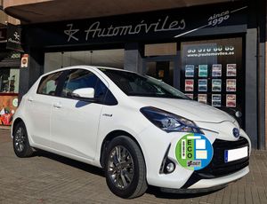 Toyota Yaris 1.5 100H ACTIVE (100CV.) MUY EQUIPADO Y MUY POCOS KM.  - Foto 2