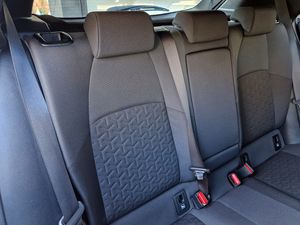 Toyota Corolla 1.8 125H ACTIVE TECH E-CVT HÍBRIDO, MUY BUEN ESTADO Y MUY EQUIPADO  - Foto 17