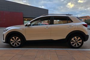 Kia Stonic 1.2 DPI 84CV. CONCEPT MUY BUEN ESTADO Y POCOS KM.  - Foto 8