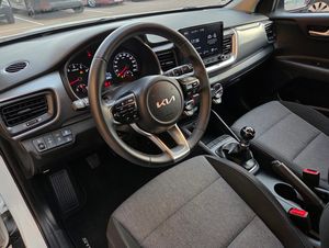 Kia Stonic 1.2 DPI 84CV. CONCEPT MUY BUEN ESTADO Y POCOS KM.  - Foto 12
