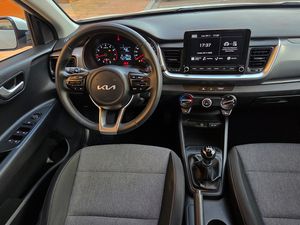 Kia Stonic 1.2 DPI 84CV. CONCEPT MUY BUEN ESTADO Y POCOS KM.  - Foto 10