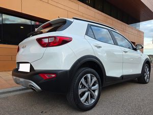 Kia Stonic 1.2 DPI 84CV. CONCEPT MUY BUEN ESTADO Y POCOS KM.  - Foto 5