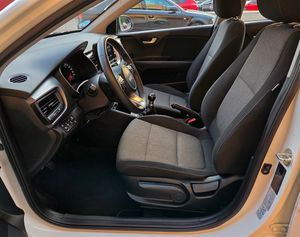 Kia Stonic 1.2 DPI 84CV. CONCEPT MUY BUEN ESTADO Y POCOS KM.  - Foto 13