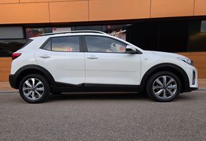 Kia Stonic 1.2 DPI 84CV. CONCEPT MUY BUEN ESTADO Y POCOS KM.  - Foto 7