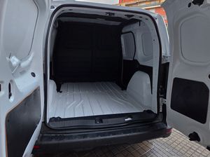 Renault Kangoo Furgon 1.5 BLUE DCI 95CV. IMPECABLE, GARANTIA OFICIAL RENAULT  - Foto 16