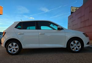 Skoda Fabia MPI 75CV. AMBITION E6 MUY BUEN ESTADO Y POCOS KM.  - Foto 7