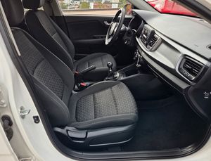 Kia Rio 1.2 85CV. CONCEPT MUY BUEN ESTADO Y POCOS KM.  - Foto 12