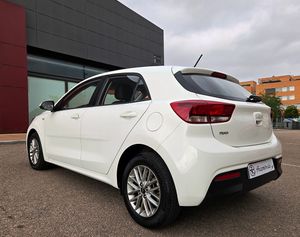 Kia Rio 1.2 85CV. CONCEPT MUY BUEN ESTADO Y POCOS KM.  - Foto 5