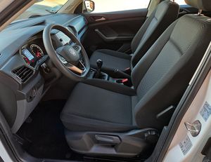 Volkswagen T-Cross TSI 95cv. EDITION MUY BUEN ESTADO Y MUY EQUIPADO  - Foto 14