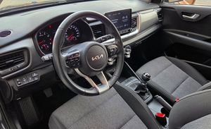Kia Stonic 1.2 DPI 84CV. CONCEPT MUY BUEN ESTADO  - Foto 13