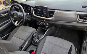 Kia Stonic 1.2 DPI 84CV. CONCEPT MUY BUEN ESTADO  - Foto 10