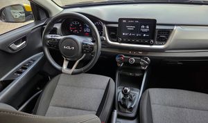 Kia Stonic 1.2 DPI 84CV. CONCEPT MUY BUEN ESTADO  - Foto 11