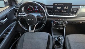 Kia Stonic 1.2 DPI 84CV. CONCEPT E6 MUY BUEN ESTADO  - Foto 11