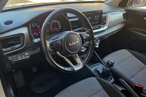 Kia Stonic 1.2 DPI 84CV. CONCEPT E6 MUY BUEN ESTADO  - Foto 13