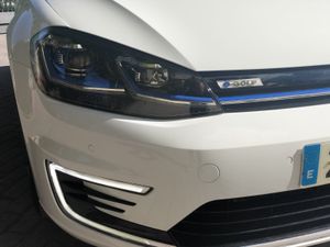 Volkswagen e-Golf E-POWER   - Foto 18