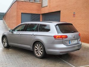 Volkswagen Passat Variant 2.0 TDI ADVANCE DSG   - Foto 4