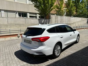 Ford Focus 1.5 ECOBLUE TITANIUM SPORTBREAK   - Foto 4