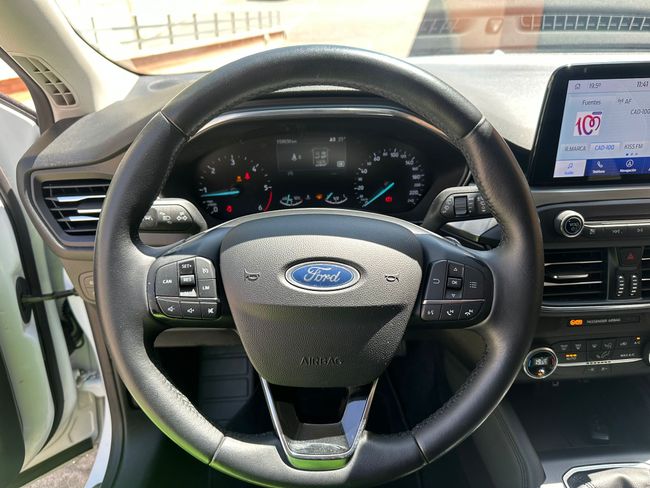 Ford Focus 1.5 ECOBLUE TITANIUM SPORTBREAK   - Foto 9