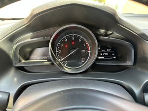 Mazda 3 2.0 SKYACTIV-G ZENITH   - Foto 11