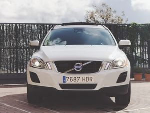 Volvo XC60 2.4 D5 AWD MOMENTUM   - Foto 7