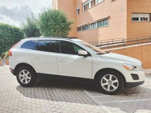 Volvo XC60 2.4 D5 AWD MOMENTUM   - Foto 3