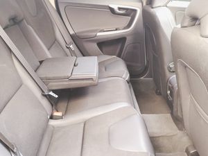 Volvo XC60 2.4 D5 AWD MOMENTUM   - Foto 19