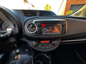 Toyota Yaris 1.4 D ACTIVE 5 PUERTAS   - Foto 13