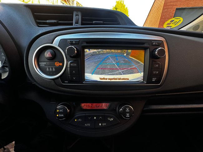 Toyota Yaris 1.4 D ACTIVE 5 PUERTAS   - Foto 14