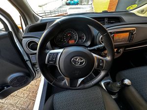 Toyota Yaris 1.4 D ACTIVE 5 PUERTAS   - Foto 11