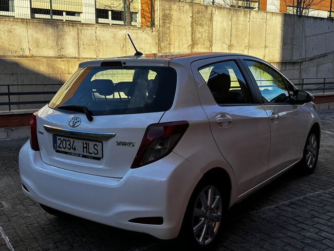 Toyota Yaris 1.4 D ACTIVE 5 PUERTAS   - Foto 6