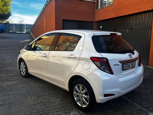 Toyota Yaris 1.4 D ACTIVE 5 PUERTAS   - Foto 4