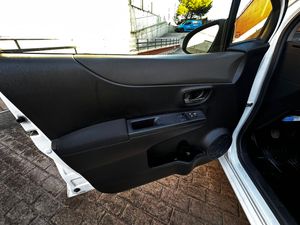 Toyota Yaris 1.4 D ACTIVE 5 PUERTAS   - Foto 10