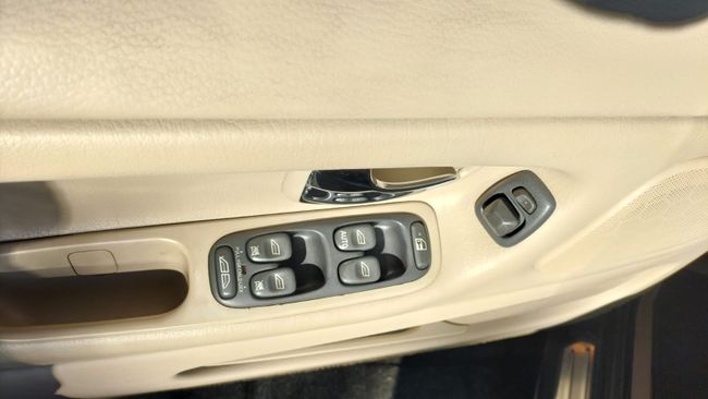 Volvo C70 2.3 T5 Descapotable Automática   - Foto 7