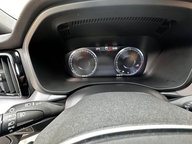 Volvo XC60 2.0 B4 D R-DESIGN  - Foto 13