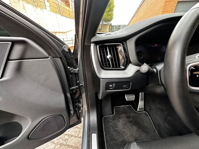 Volvo XC60 2.0 B4 D R-DESIGN  - Foto 11