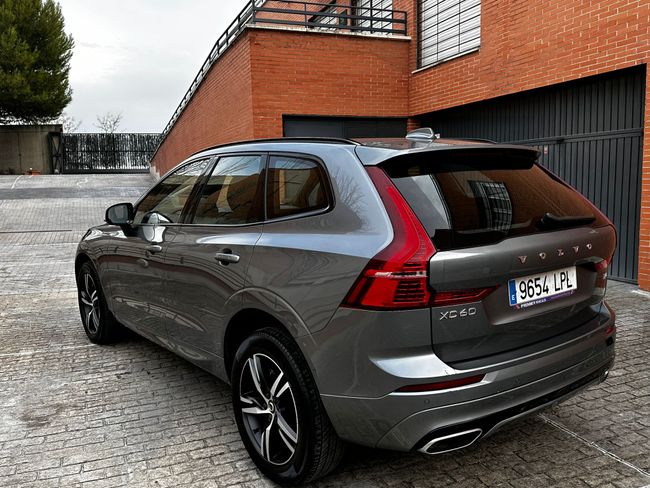 Volvo XC60 2.0 B4 D R-DESIGN  - Foto 4
