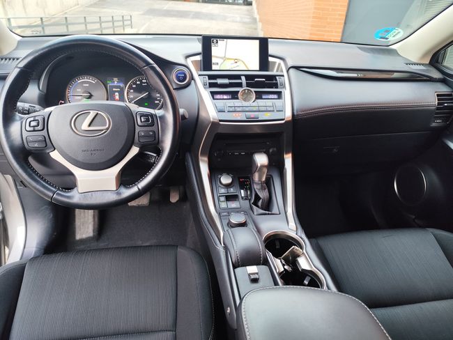 Lexus NX 300h Business 2WD  - Foto 11
