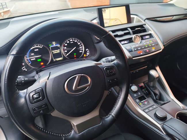 Lexus NX 300h Business 2WD  - Foto 12
