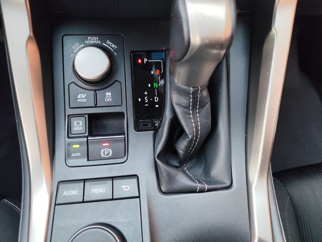 Lexus NX 300h Business 2WD  - Foto 14