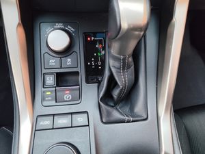 Lexus NX 300h Business 2WD  - Foto 14