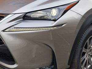 Lexus NX 300h Business 2WD  - Foto 18