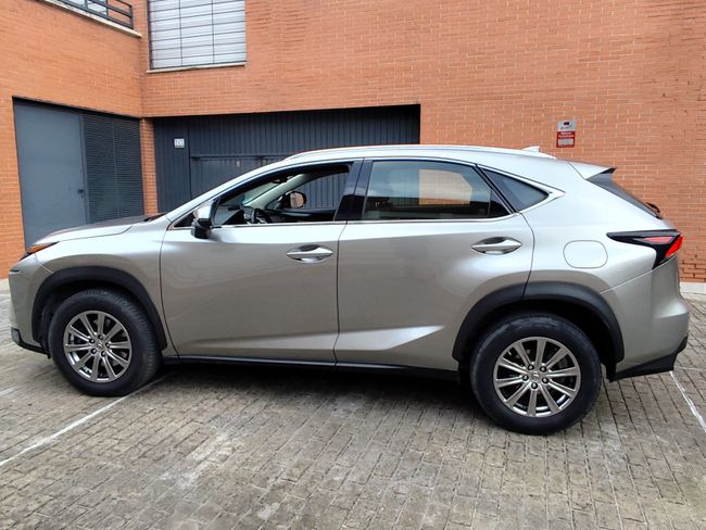 Lexus NX 300h Business 2WD  - Foto 7