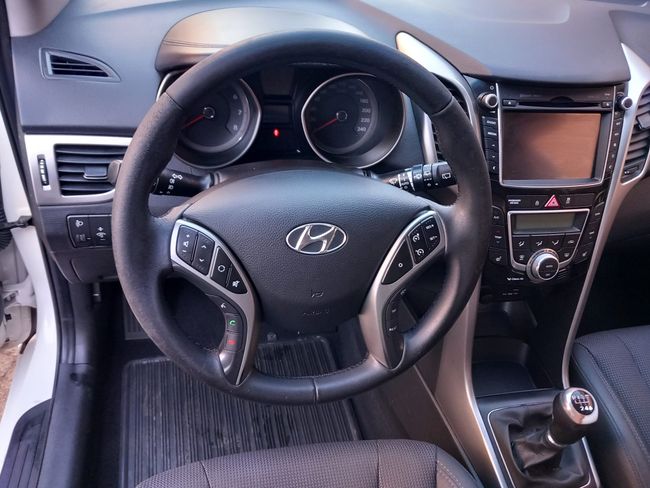 Hyundai i30 5p 1.6 GDI 135 CV BlueDrive Style Sport  - Foto 11