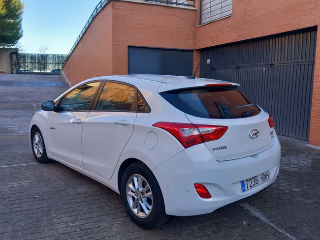 Hyundai i30 5p 1.6 GDI 135 CV BlueDrive Style Sport  - Foto 4