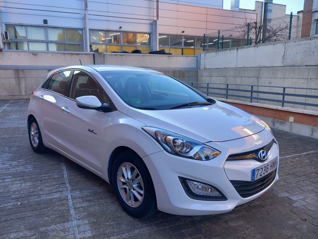 Hyundai i30 5p 1.6 GDI 135 CV BlueDrive Style Sport  - Foto 3